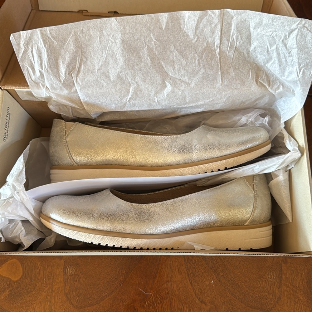 Naturalizer Soul IDEA Ballet Women's Silver Flats